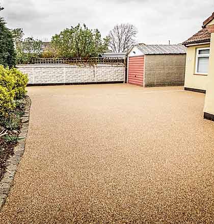Residential driveway using resin bound